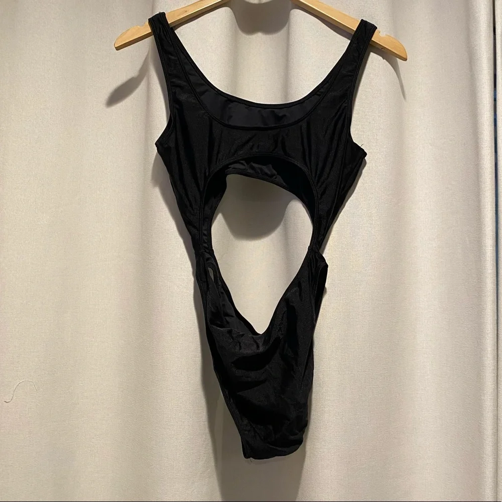 9.0 Swim San Andres Cut Out One Piece Swimsuit Black - Picture 4 of 5